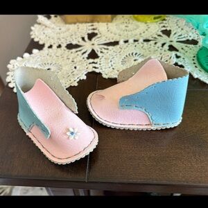 Antique 1930s/40s leather embellished baby girl shoes/doll *READ*